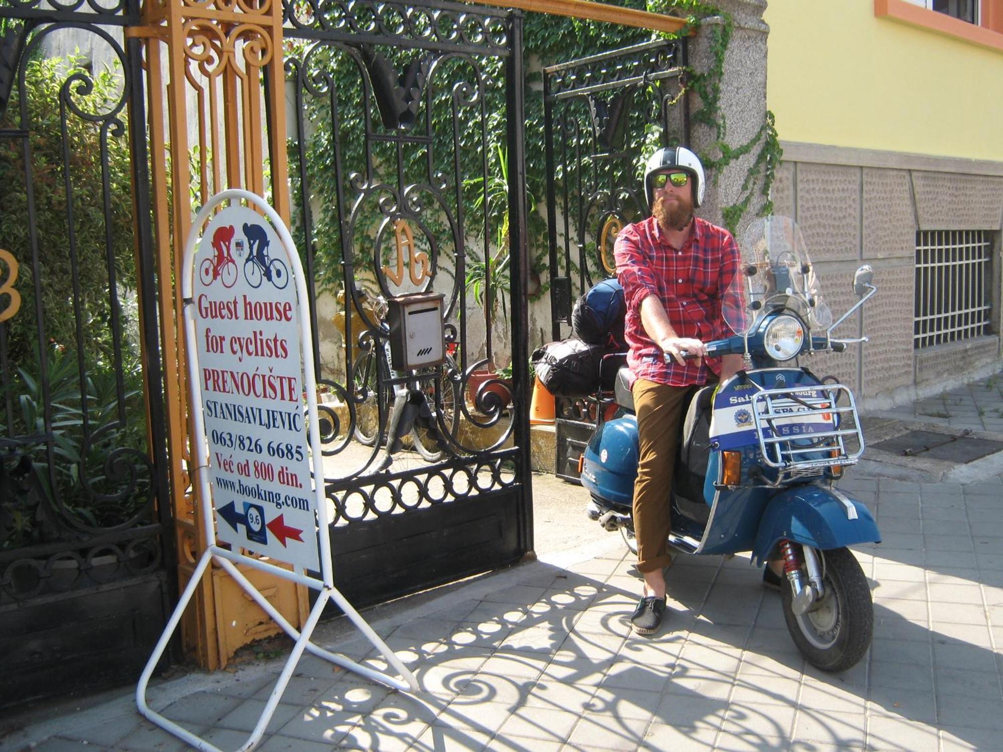 Hotel Base For Adventurers - Urban Guerrilla Negotin Exterior foto
